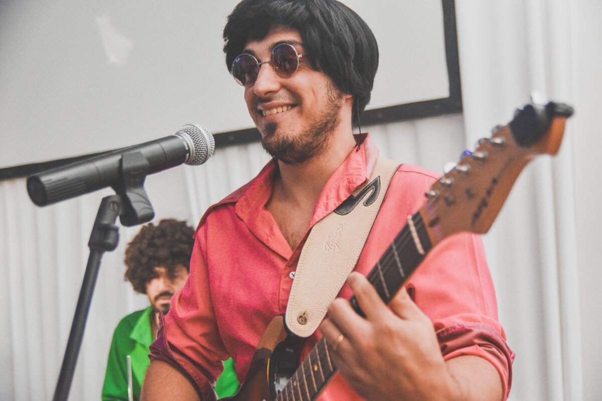 Guitarrista de Banda Retro para Fiestas y Eventos