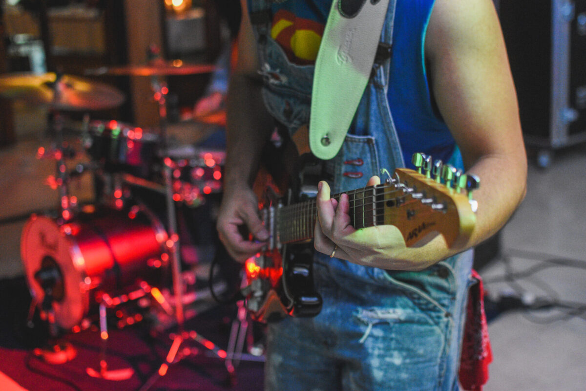 Guitarrista de Banda Retro para Fiestas y Eventos